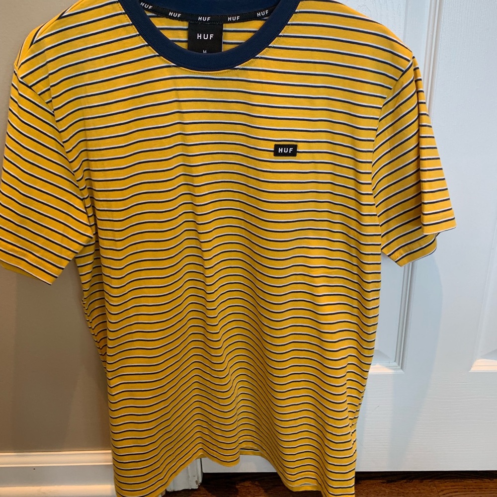 HUF WORLDWIDE tee shirt